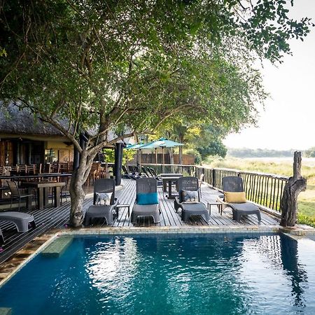 Umkumbe Safari Lodge Riverside Skukuza Extérieur photo