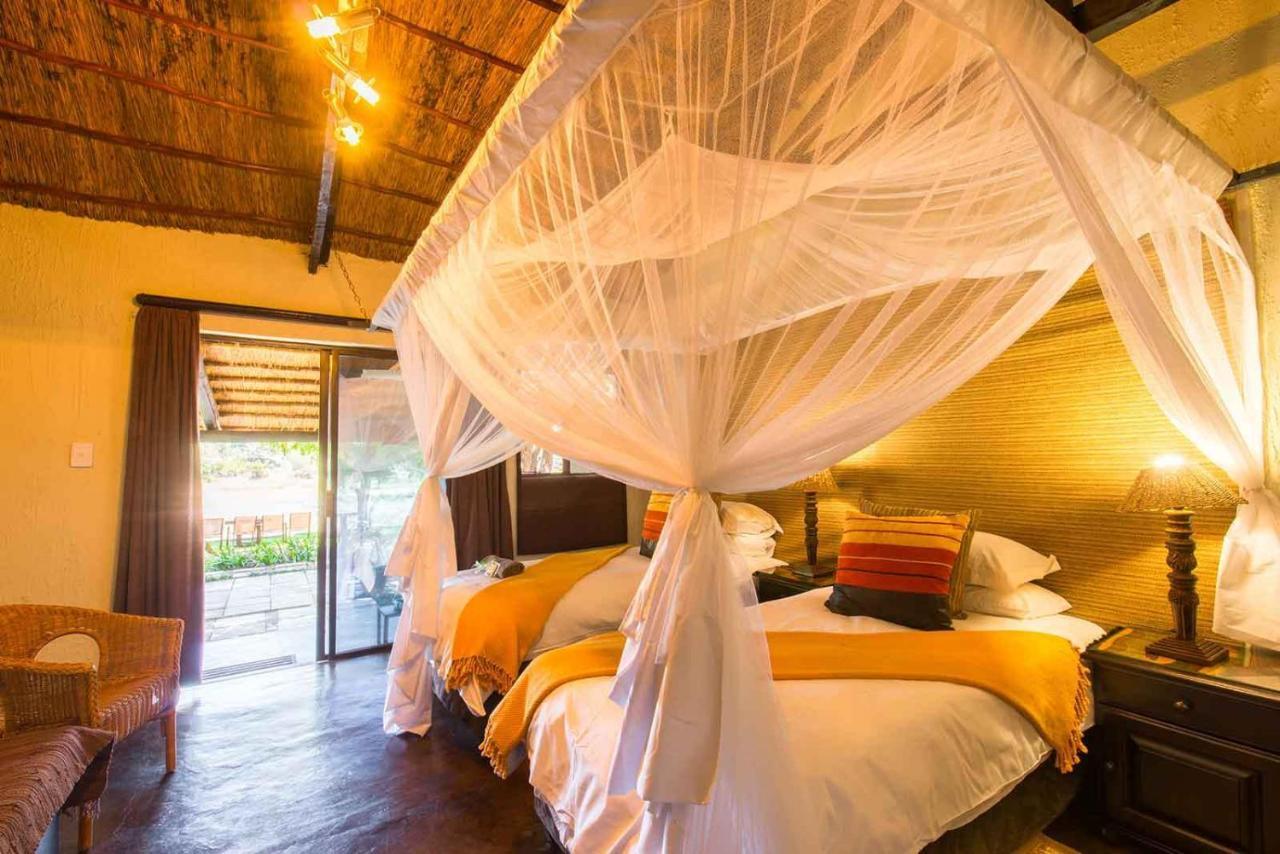 Umkumbe Safari Lodge Riverside Skukuza Extérieur photo