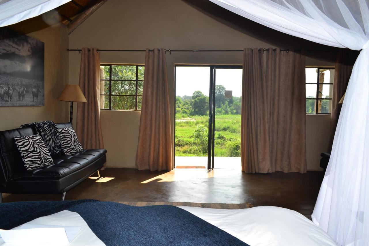 Umkumbe Safari Lodge Riverside Skukuza Extérieur photo