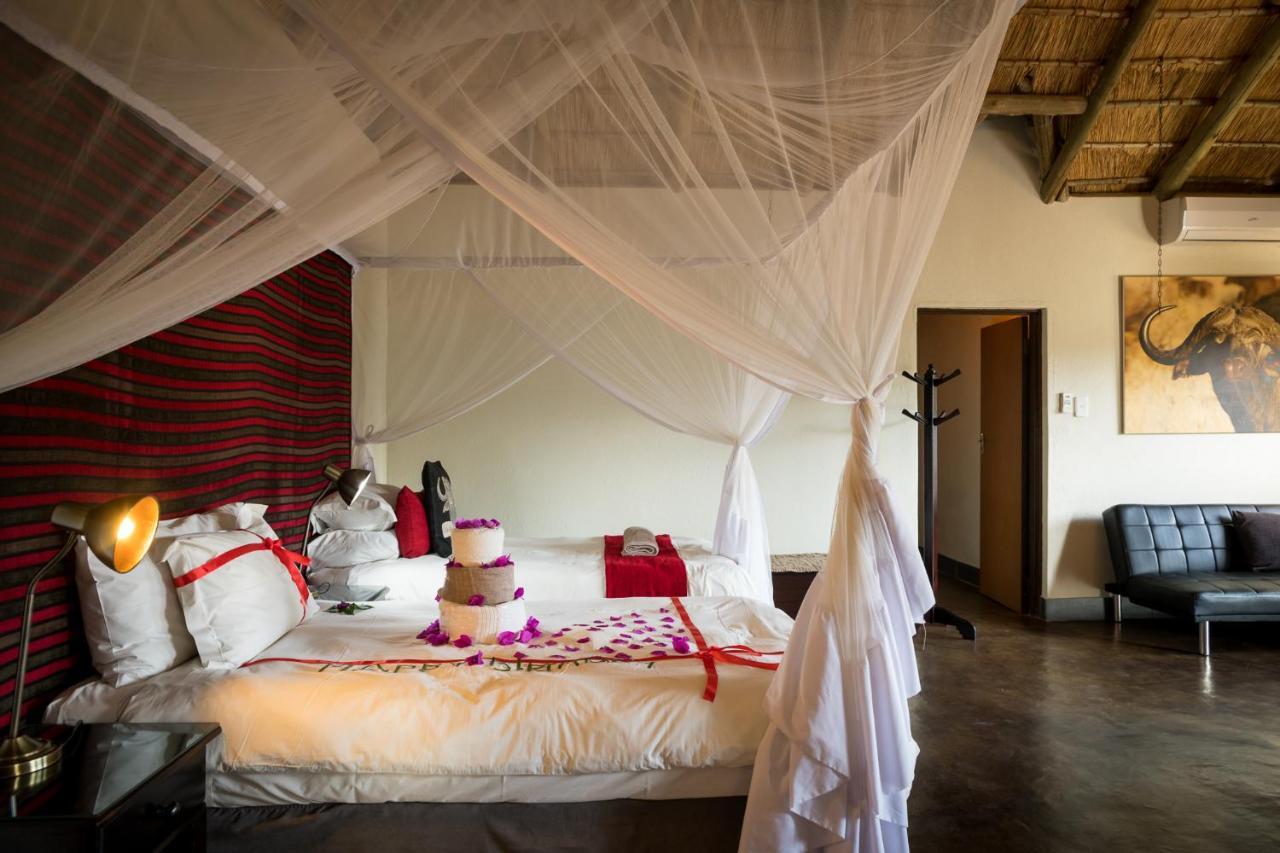 Umkumbe Safari Lodge Riverside Skukuza Extérieur photo